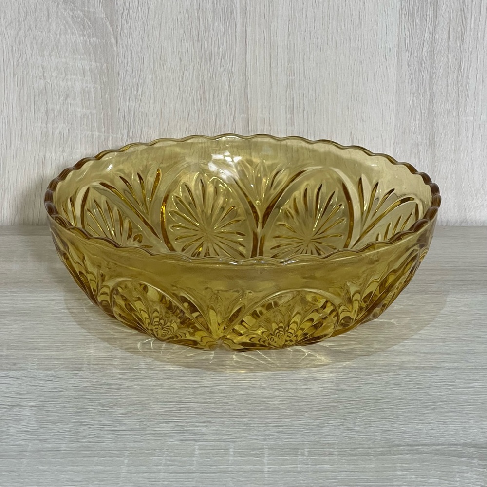Vintage 1970s Anchor Hocking Medallion Honey Gold Amber Glass Serving Bowl